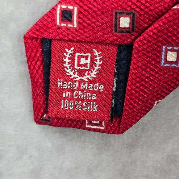 Chaps Red Blue White Diamond Geometric Silk Executive Holiday Neck Tie Men's - Picture 5 of 6